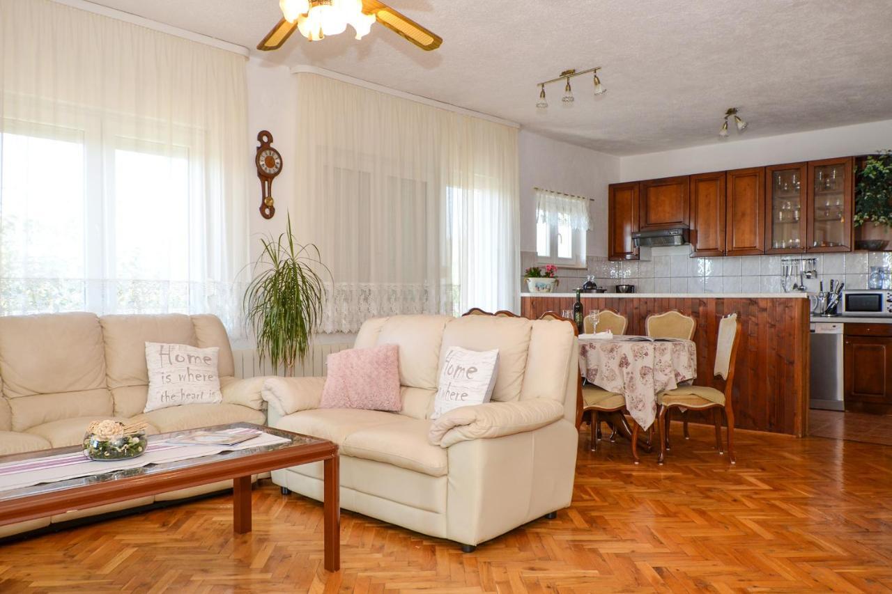 Apartment Una Сегет Враница Екстериор снимка