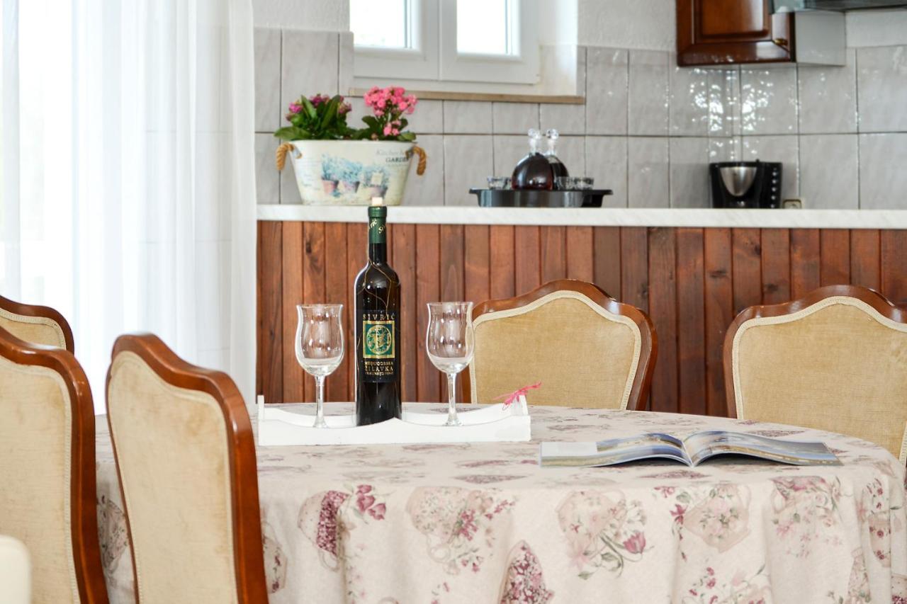Apartment Una Сегет Враница Екстериор снимка